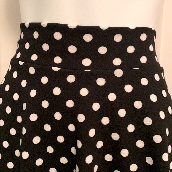 Soprano A-line black with white dots skirt - Picture 3 of 7